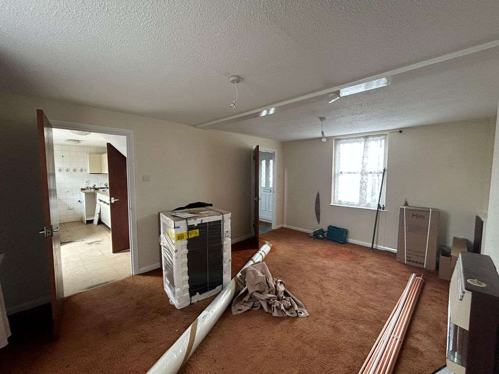 Property photo 3 of 10 Gallery