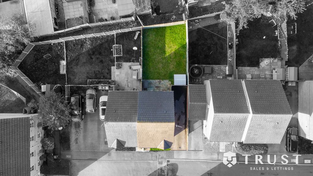 Property photo 2 of 26