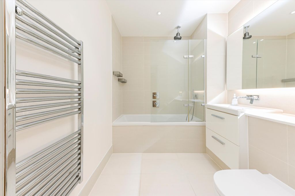 Property photo 3 of 18 Image