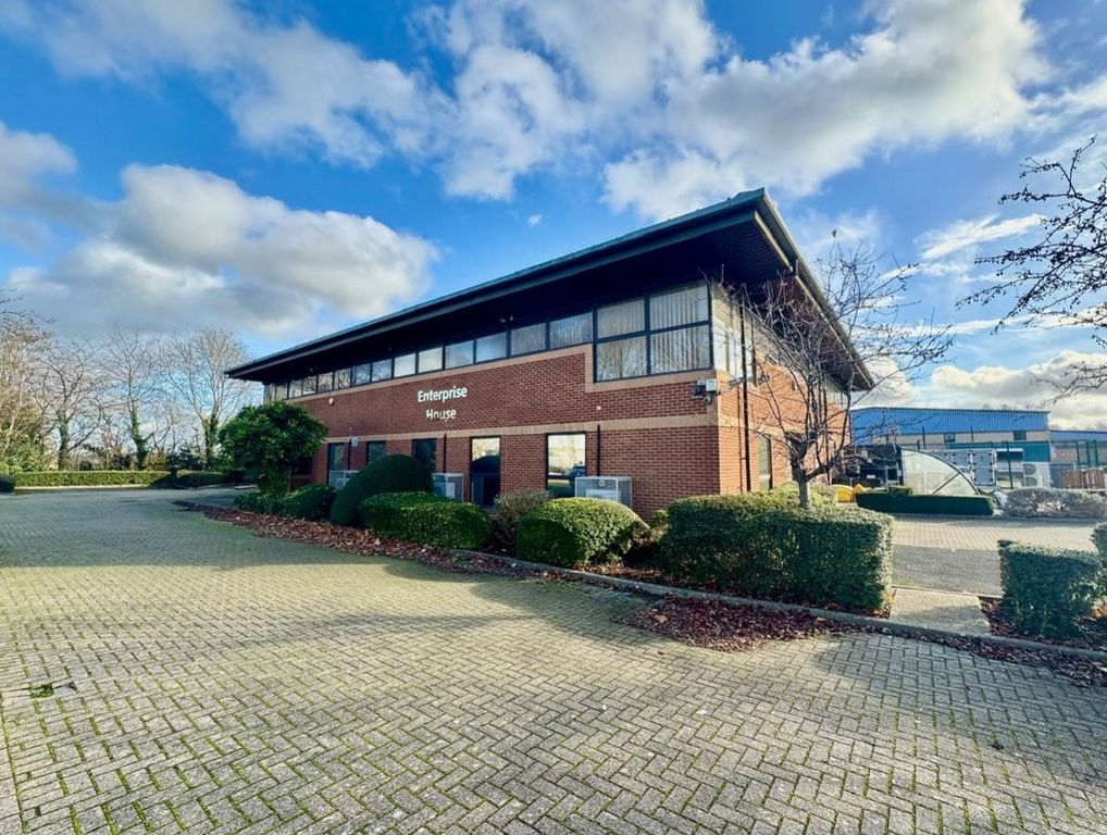 Property photo 2 of 7 External