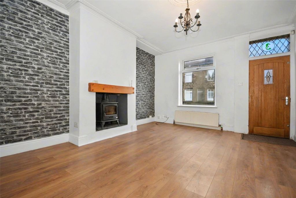 Property photo 2 of 16 Picture No. 22