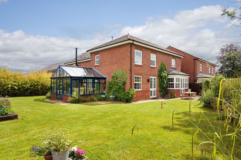 Property photo 1 of 32