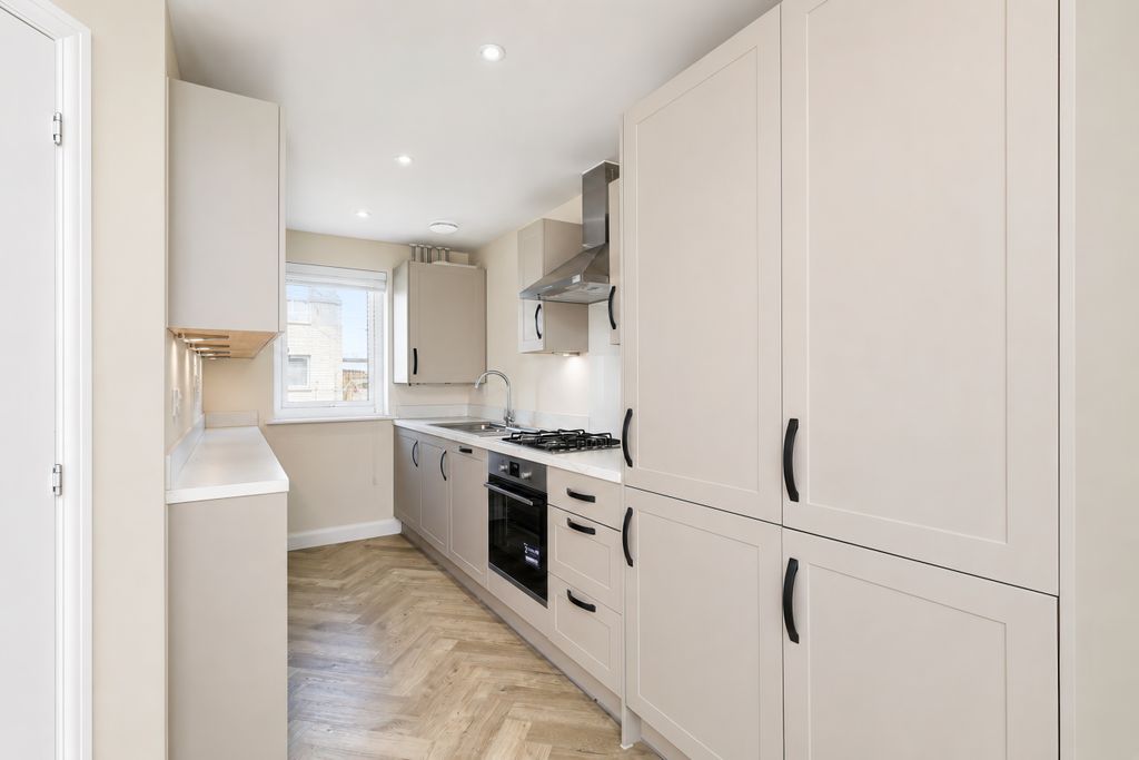 Property photo 2 of 8 Oakington Kitchen