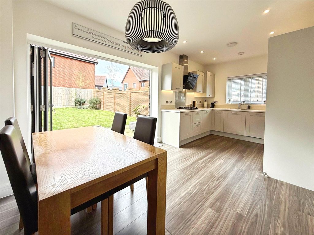 Property photo 3 of 22 Picture No. 19