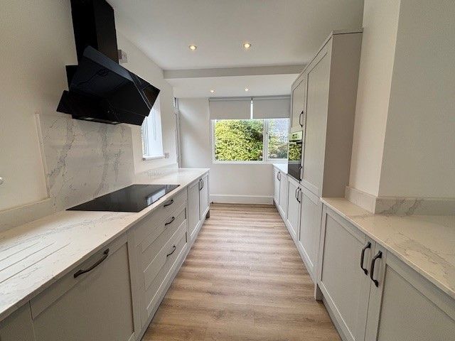 Property photo 2 of 14 Kitchen 2