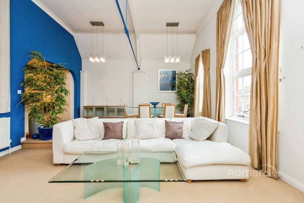 Property photo 1 of 8 Pbox-Img.Jpg