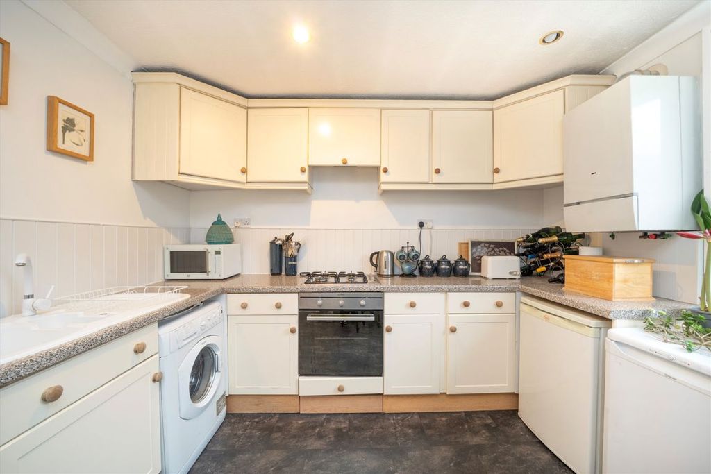 Property photo 3 of 7