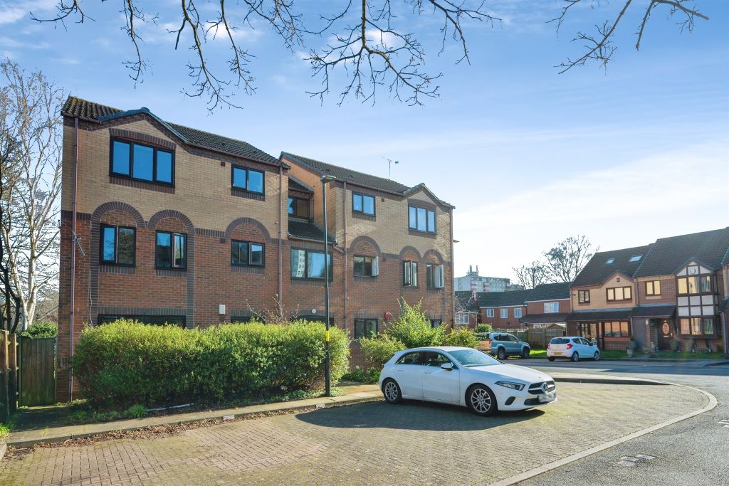 Property photo 1 of 16