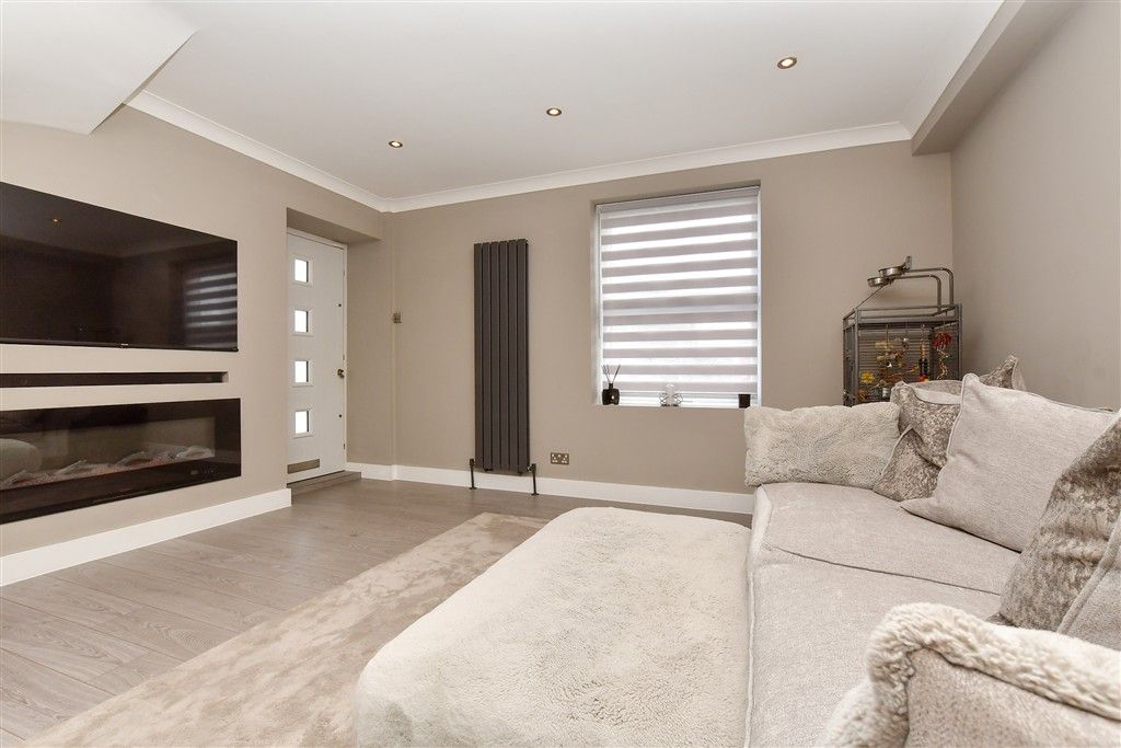 Property photo 3 of 16 Living Room