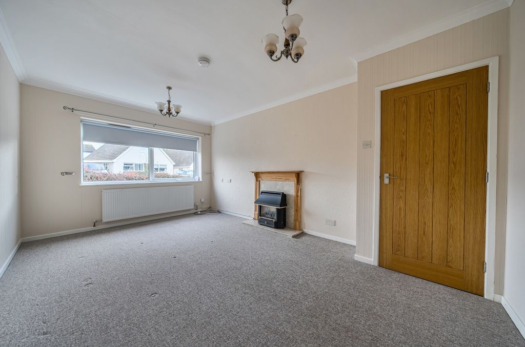 Property photo 2 of 18 1383582-19-692457...