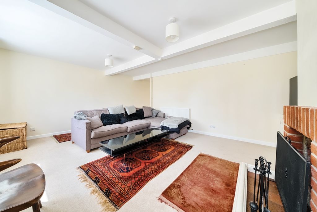 Property photo 3 of 8 1334537-12-68920E...