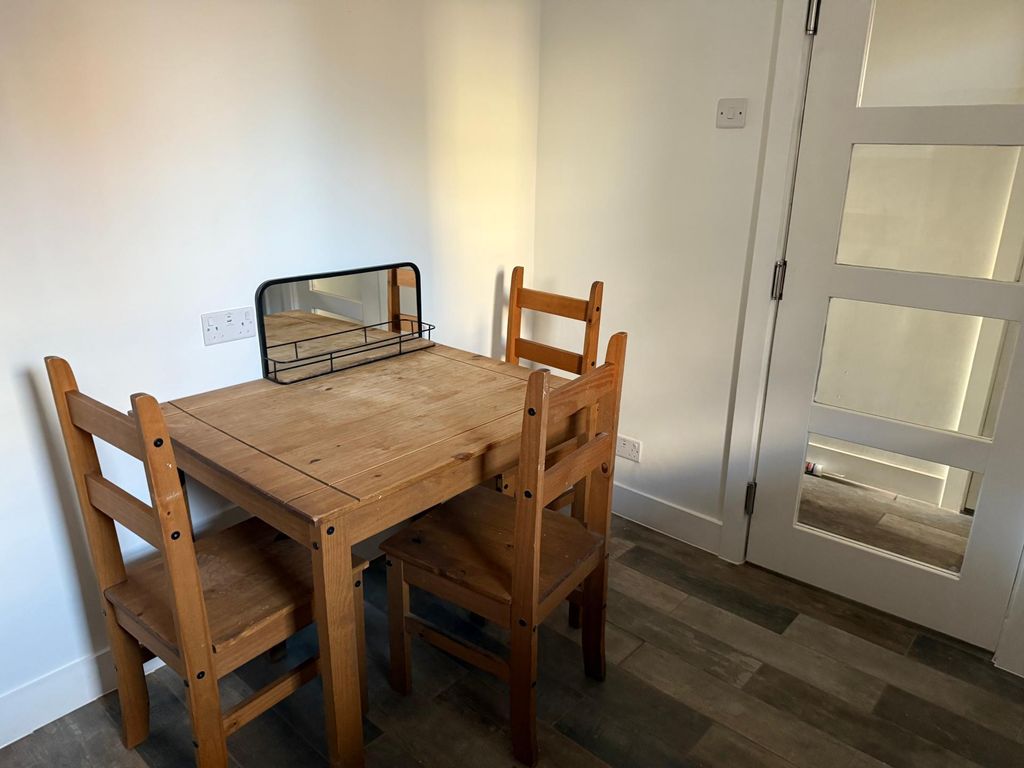 Property photo 3 of 12 Photo 2