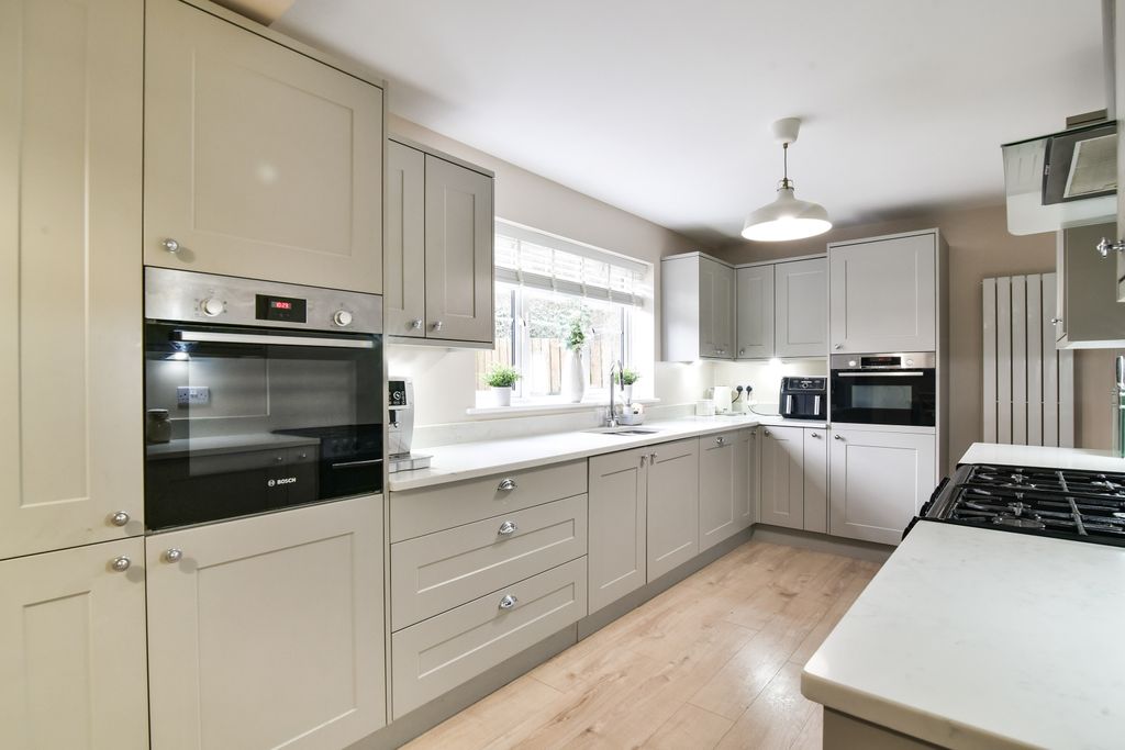 Property photo 3 of 26 Dsc_3185