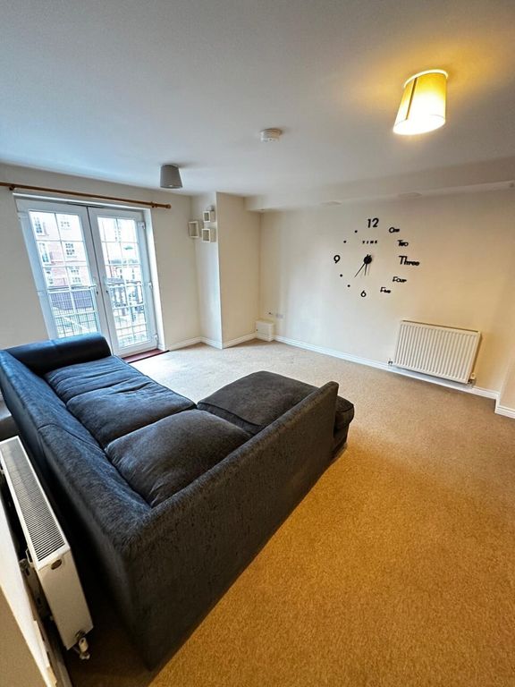 Property photo 2 of 8