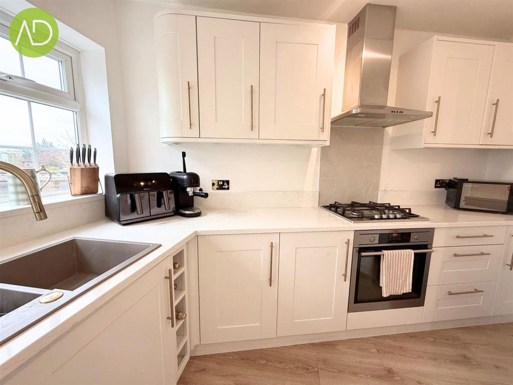 Property photo 3 of 21 9.Jpg