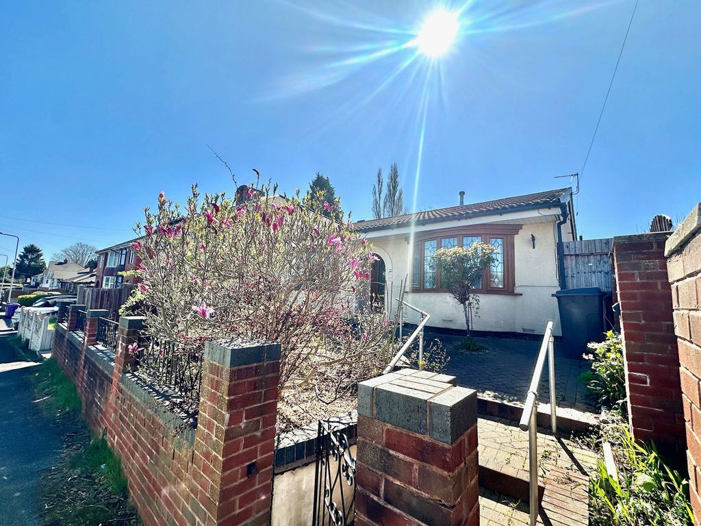 Property photo 2 of 27