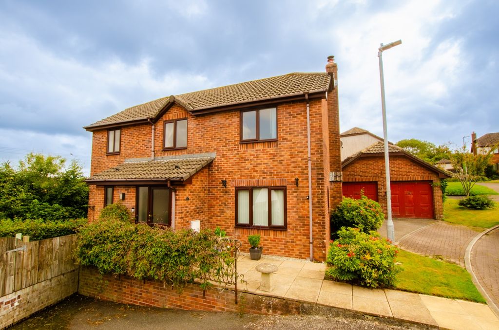 Property photo 1 of 10 3 Roseland Bodmin 01208 74182