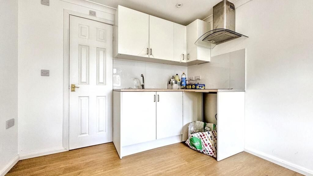 Property photo 3 of 4 Bright Compact Kitchen With White Units...