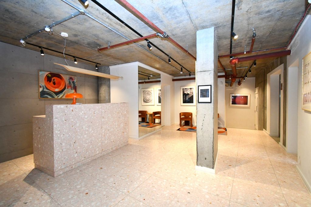 Property photo 2 of 9 4903032