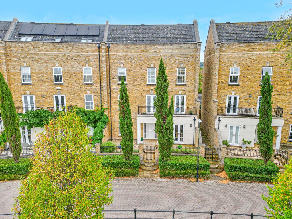 Property photo 1 of 37
