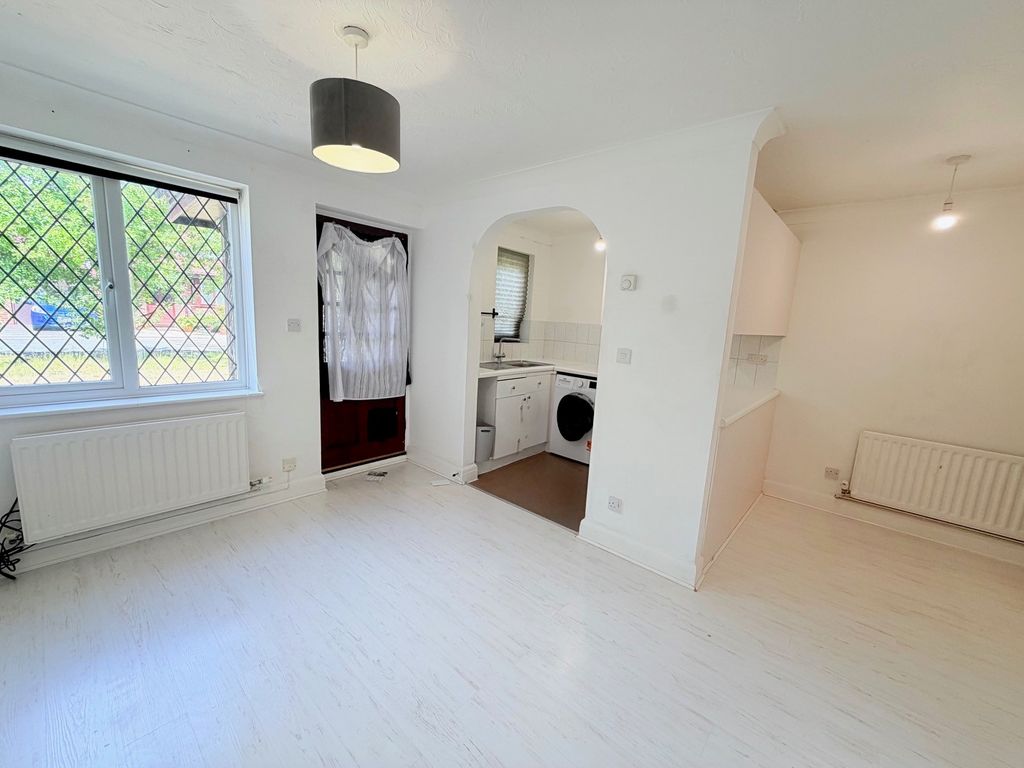 Property photo 3 of 7 3