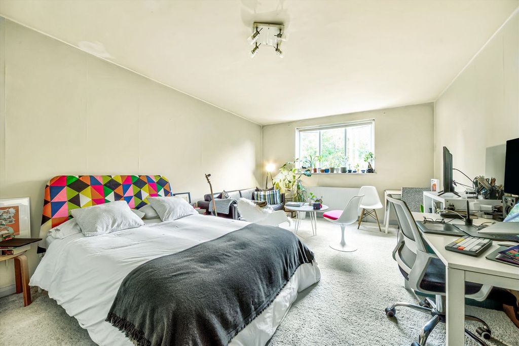 Property photo 2 of 3