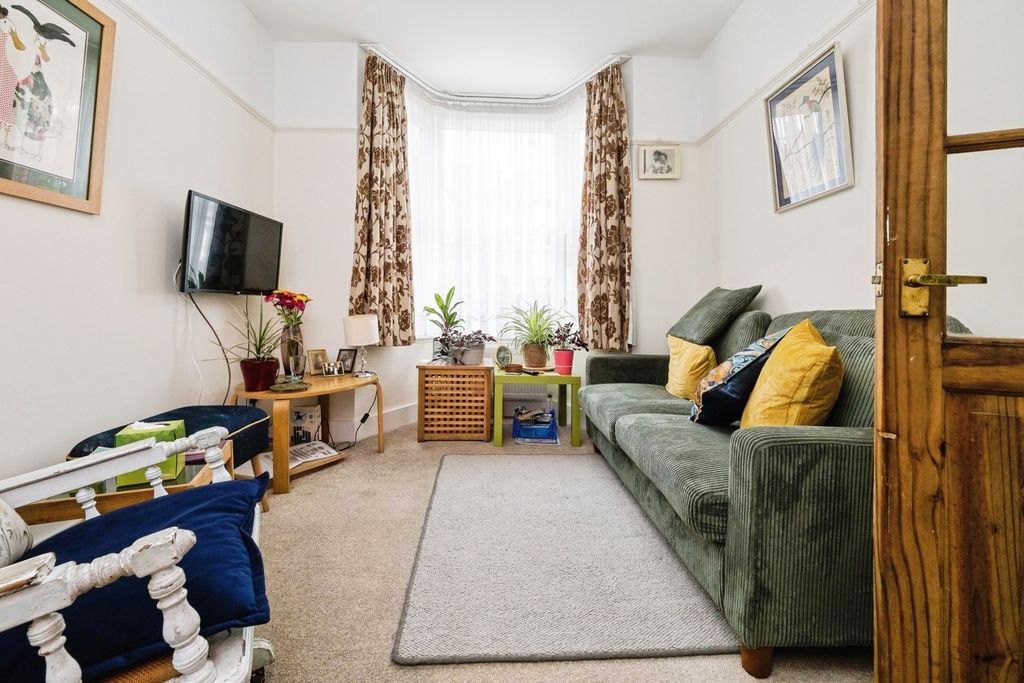 Property photo 2 of 16 Photo