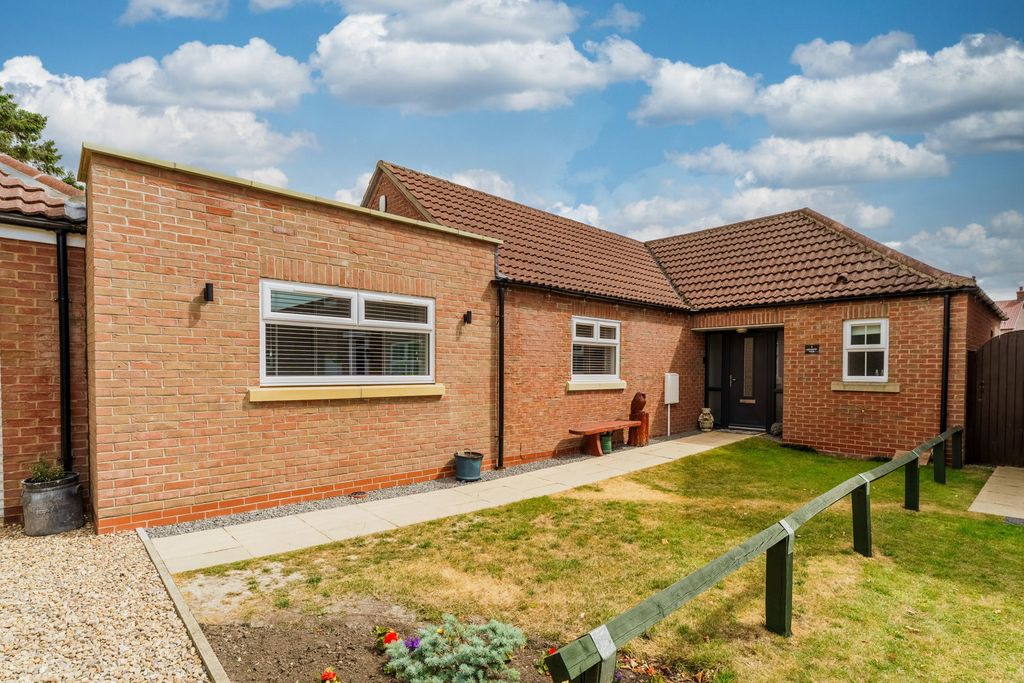 Property photo 1 of 27