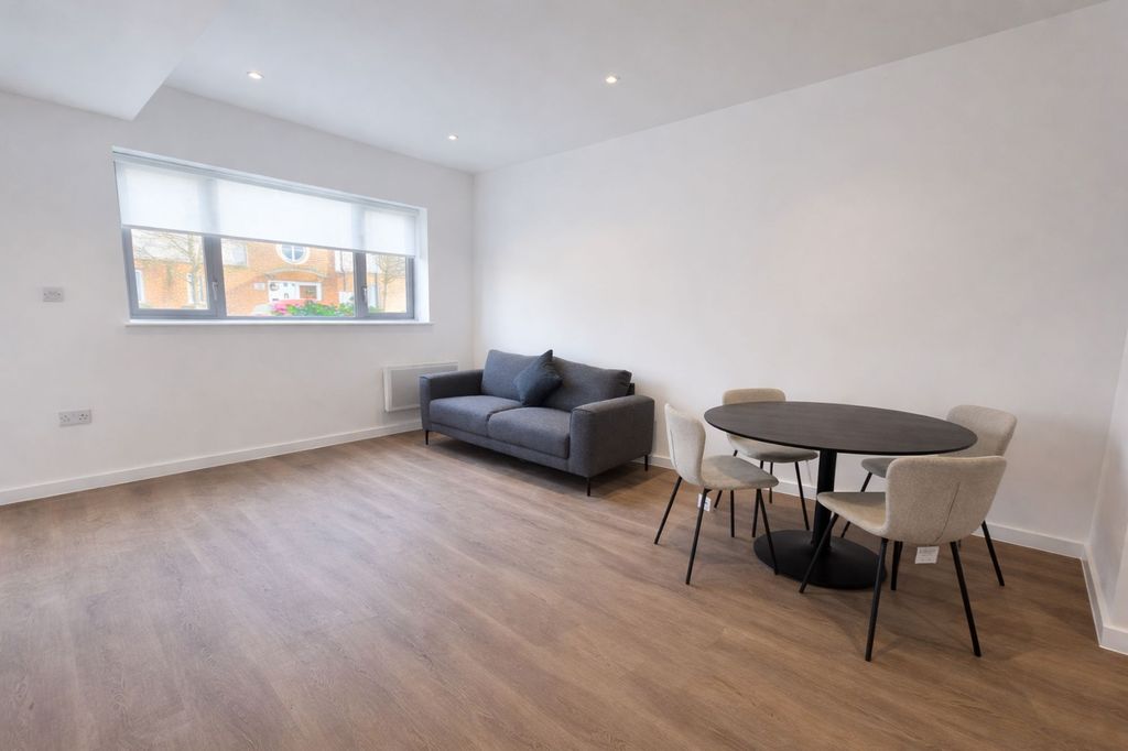 Property photo 2 of 6 Lounge