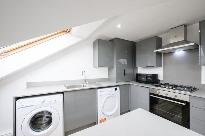 Property photo 3 of 7 Photo 9