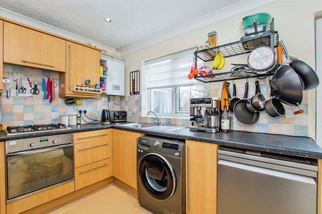 Property photo 2 of 17