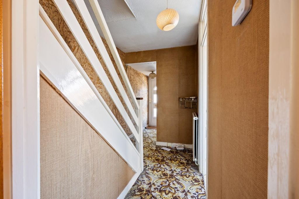Property photo 2 of 22 Entrance Hallway