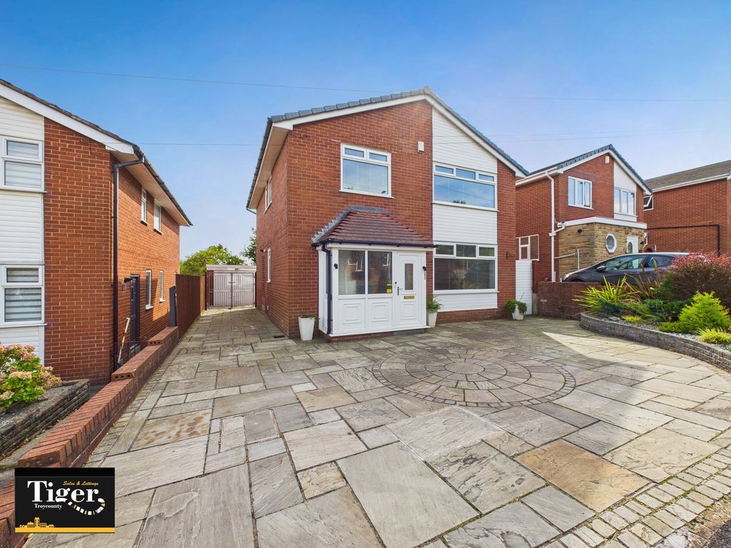 Property photo 1 of 36 Cam03440G0-Pr0416-Still041