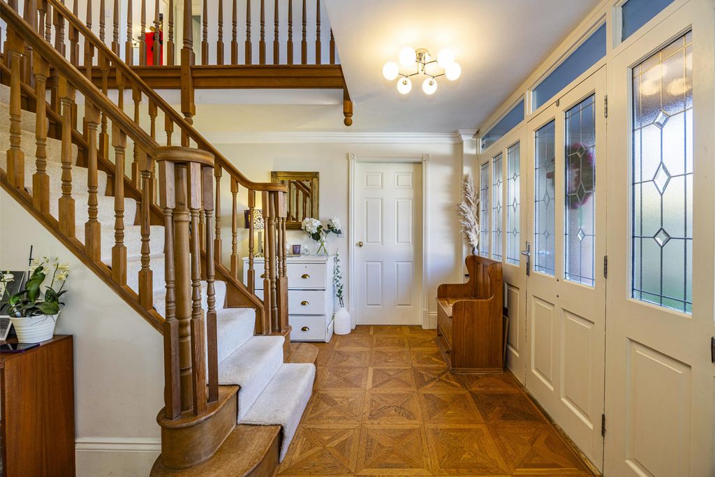 Property photo 2 of 24