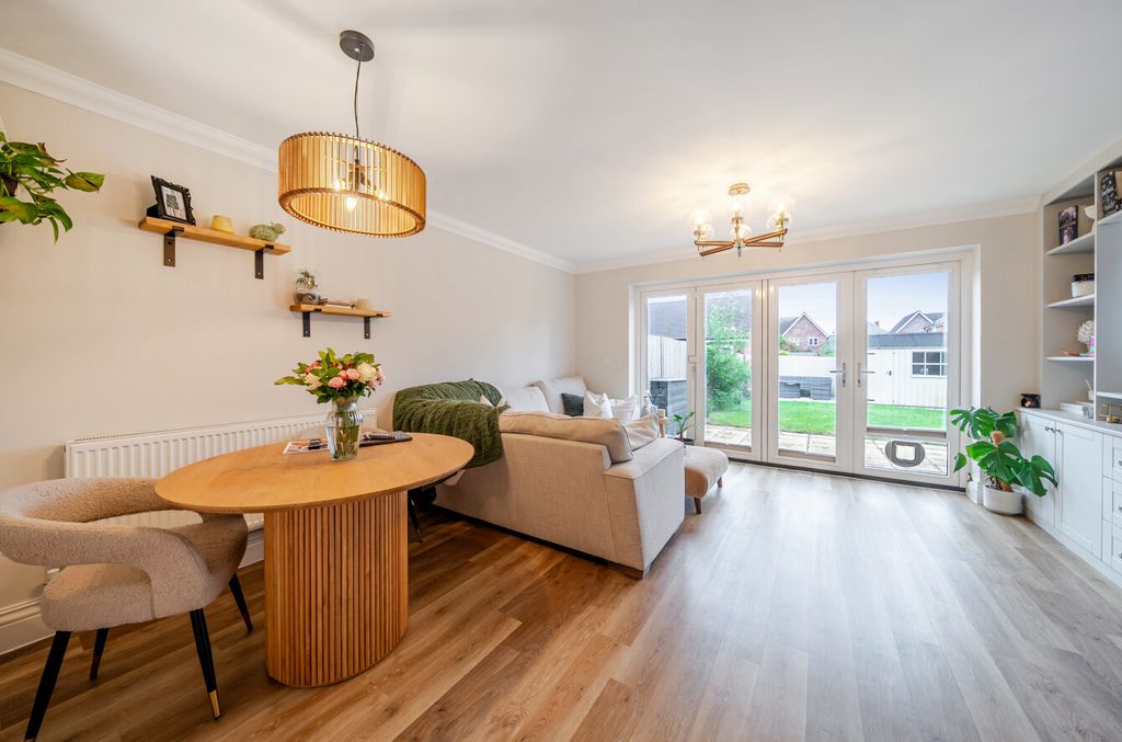Property photo 2 of 18 1464816-18-6A0B2c...