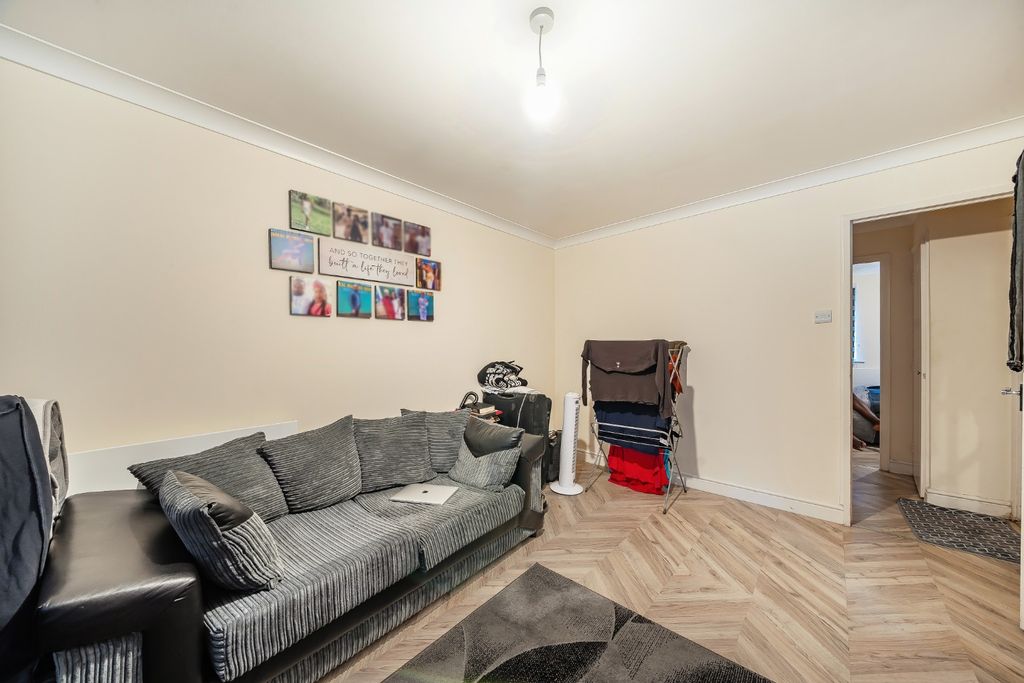 Property photo 3 of 9 3249692