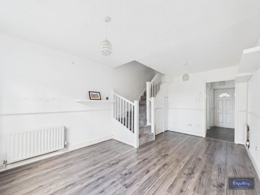 Property photo 2 of 9 Lounge