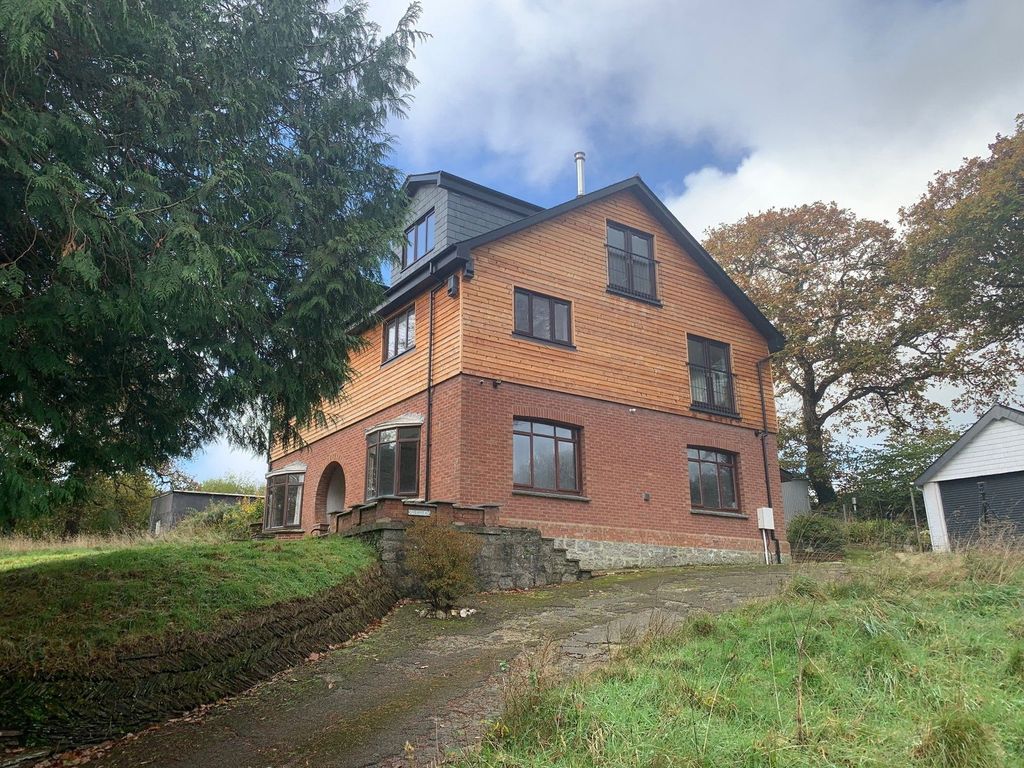 Property photo 2 of 34