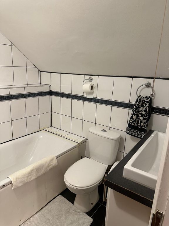 Property photo 1 of 6 En-Suite