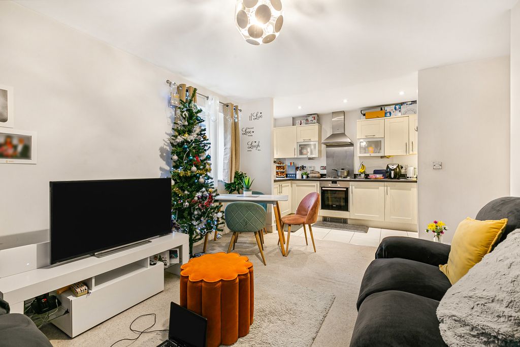 Property photo 2 of 11 Reception Room