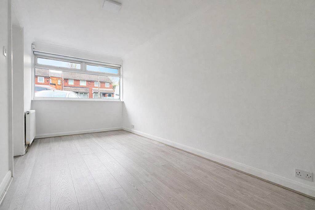 Property photo 3 of 11 28F2192E-d6A9-4338-804c-21994F4Ddf34.Png