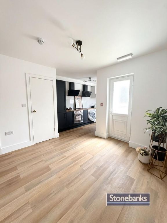 Property photo 2 of 12 Fe49E965-09c2-4c44-Bc5d-F04540197Fac.Jpg