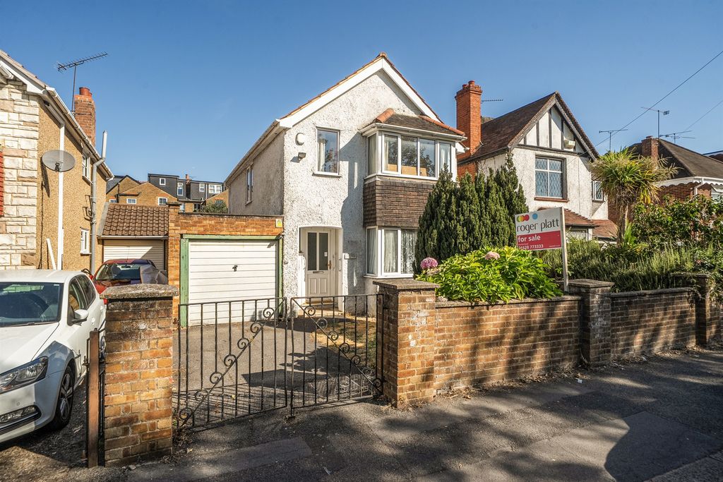 Property photo 1 of 12