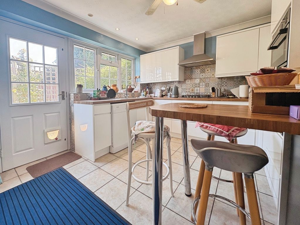 Property photo 3 of 14 Pbox-Img.Jpg
