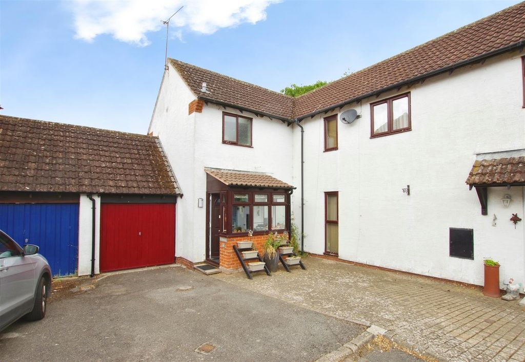 Property photo 1 of 16