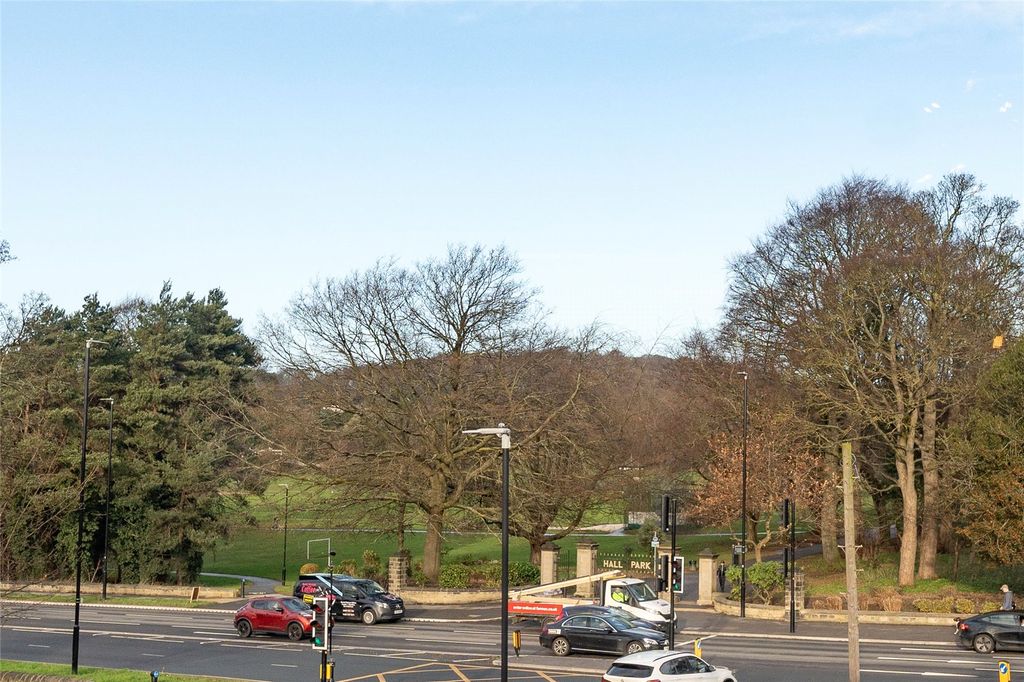 Property photo 3 of 13 Views