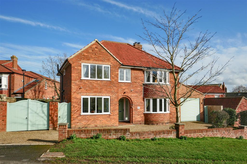 Property photo 1 of 33 External