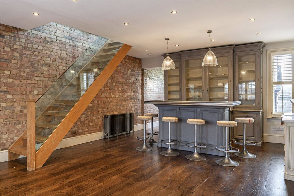 Property photo 2 of 16 Kitchen/Dining Area