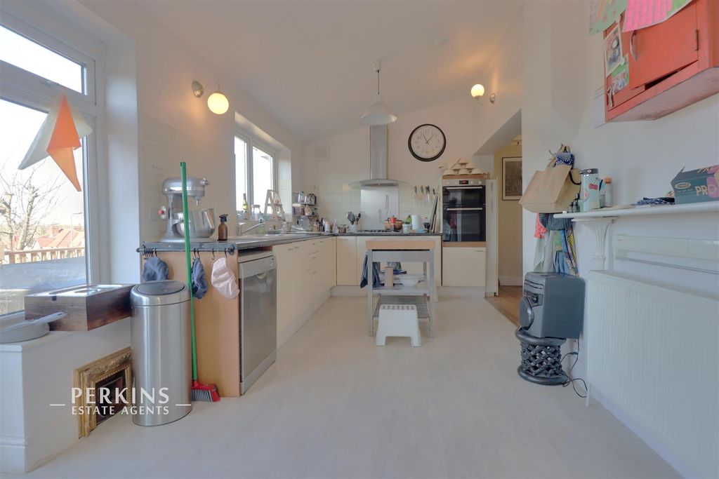 Property photo 2 of 15 Kitchen..Jpg