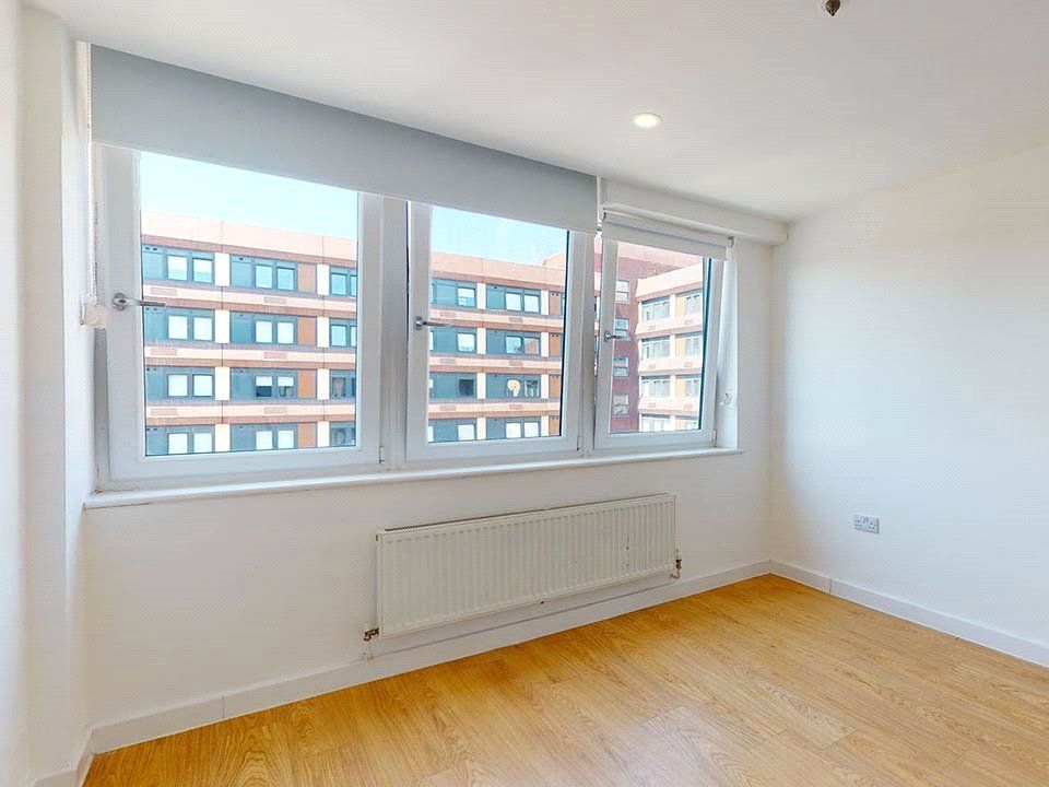Property photo 3 of 6 Trafford 3